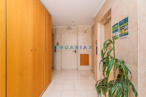 ANG1529 - Apartamento T3 para Venda em Setúbal