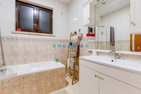 ANG1536 - Apartamento T3 para Venda em Leiria