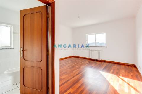 ANG1541 - Moradia T3 para Venda em Batalha