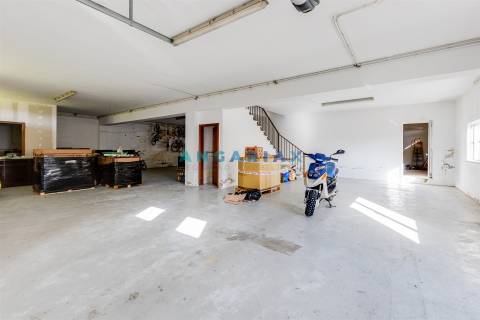 ANG1541 - Moradia T3 para Venda em Batalha