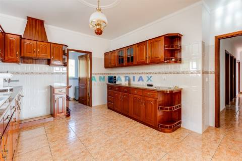 ANG1541 - Moradia T3 para Venda em Batalha