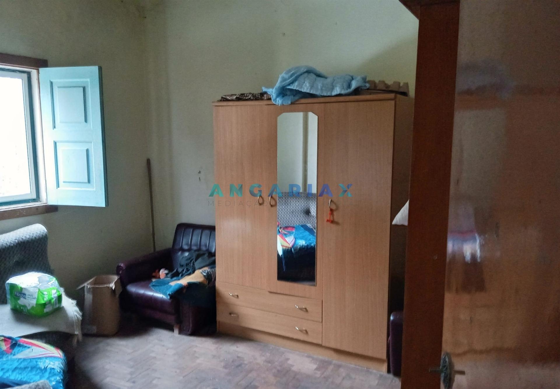 ANG1545 - Moradia T3 para Venda em Batalha