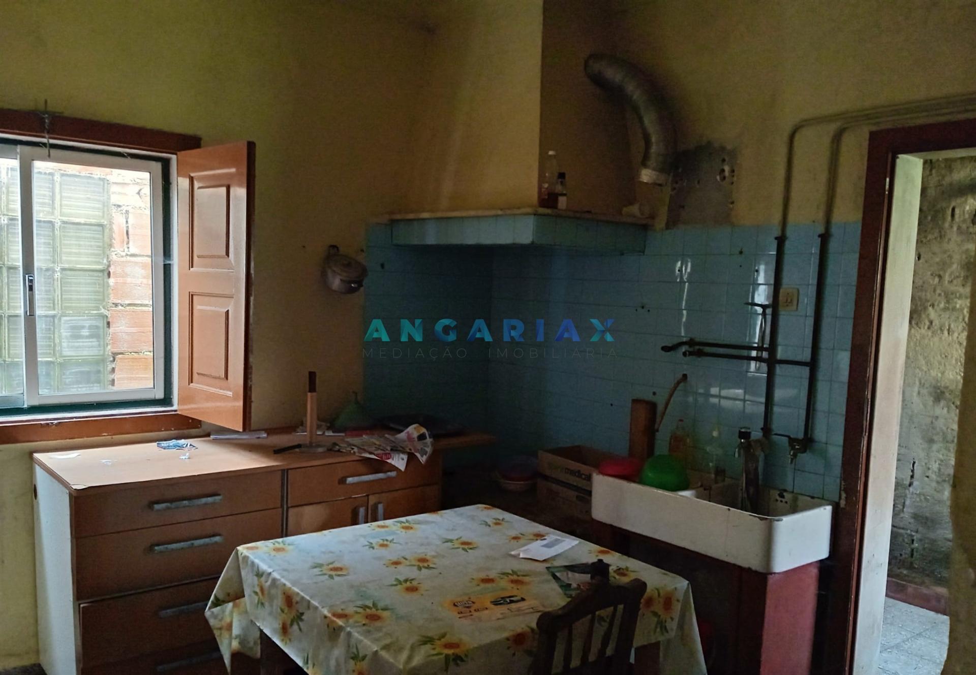 ANG1545 - Moradia T3 para Venda em Batalha