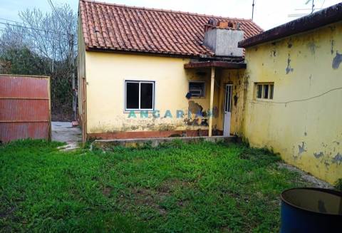 ANG1545 - Moradia T3 para Venda em Batalha