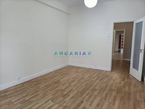ANG1547 - Apartamento T3 para Arrendamento em Leiria