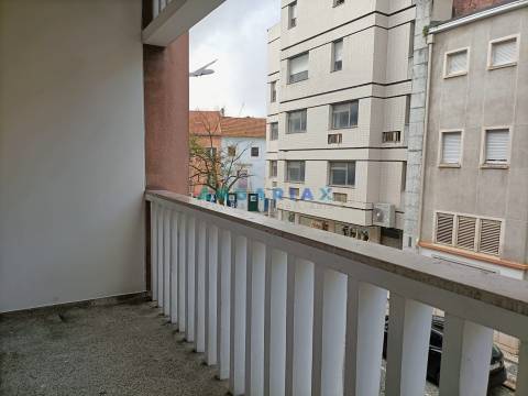 ANG1547 - Apartamento T3 para Arrendamento em Leiria