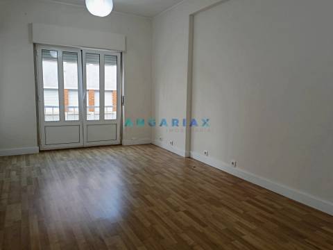 ANG1547 - Apartamento T3 para Arrendamento em Leiria