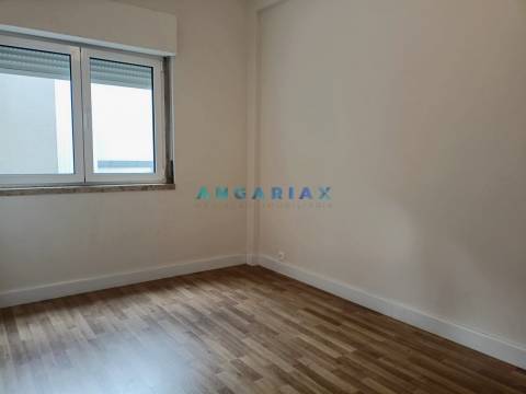 ANG1547 - Apartamento T3 para Arrendamento em Leiria