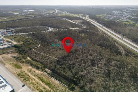 ANG1550 - Terreno Industrial de 40.745m2 para Venda em Leiria