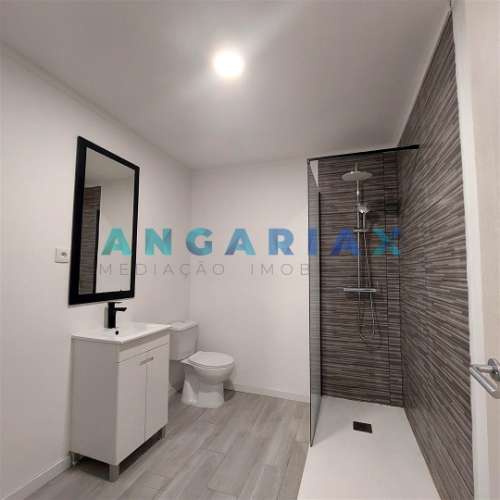 ANG1555 - Andar de Moradia T1 para Arrendamento em Mira de Aire, Porto de Mós