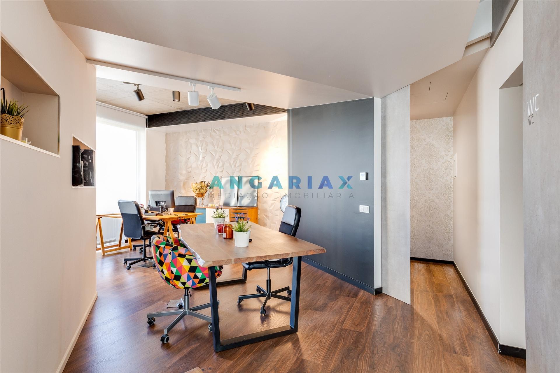 ANG1557 - Loja para Venda em Marinha Grande