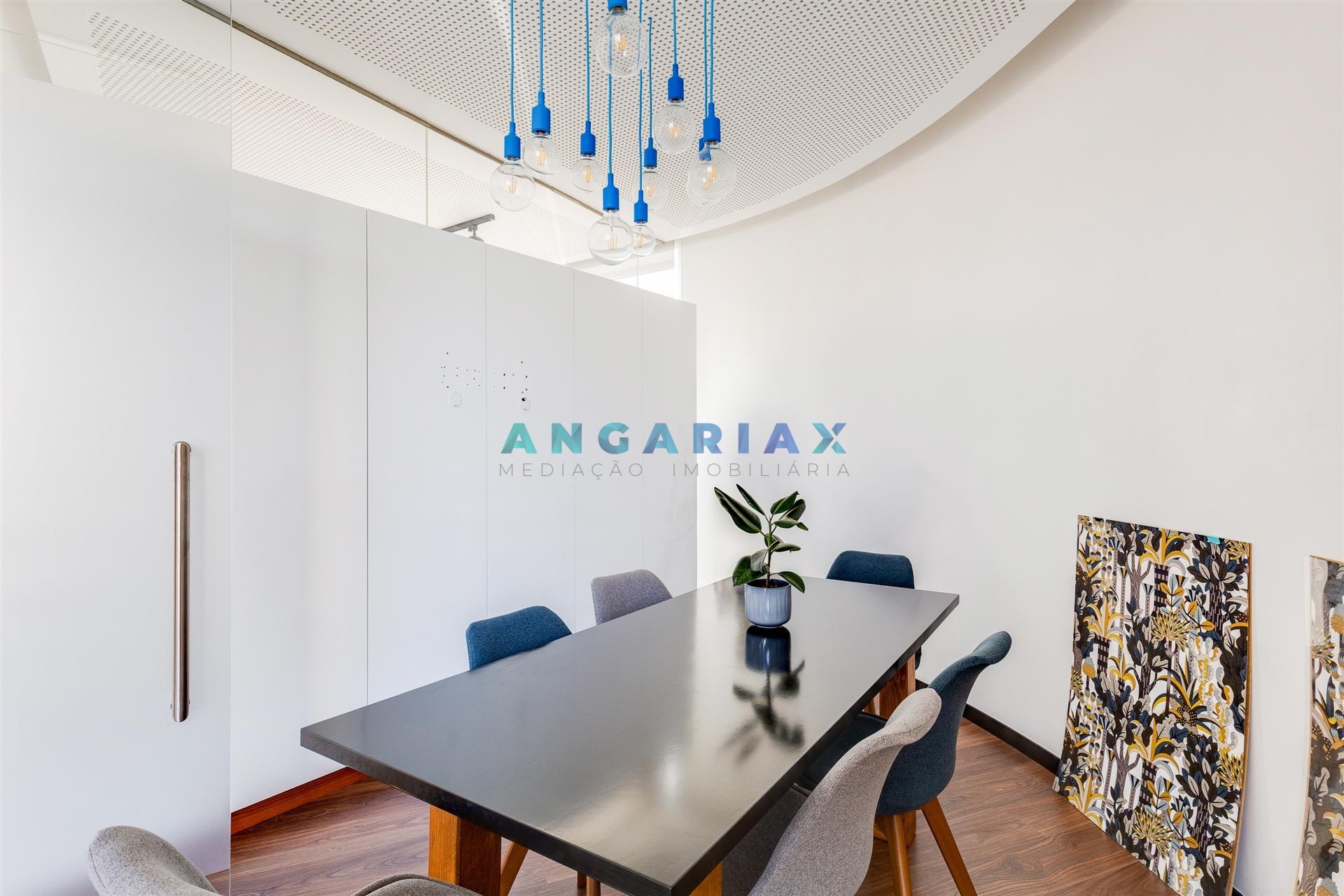 ANG1557 - Loja para Venda em Marinha Grande