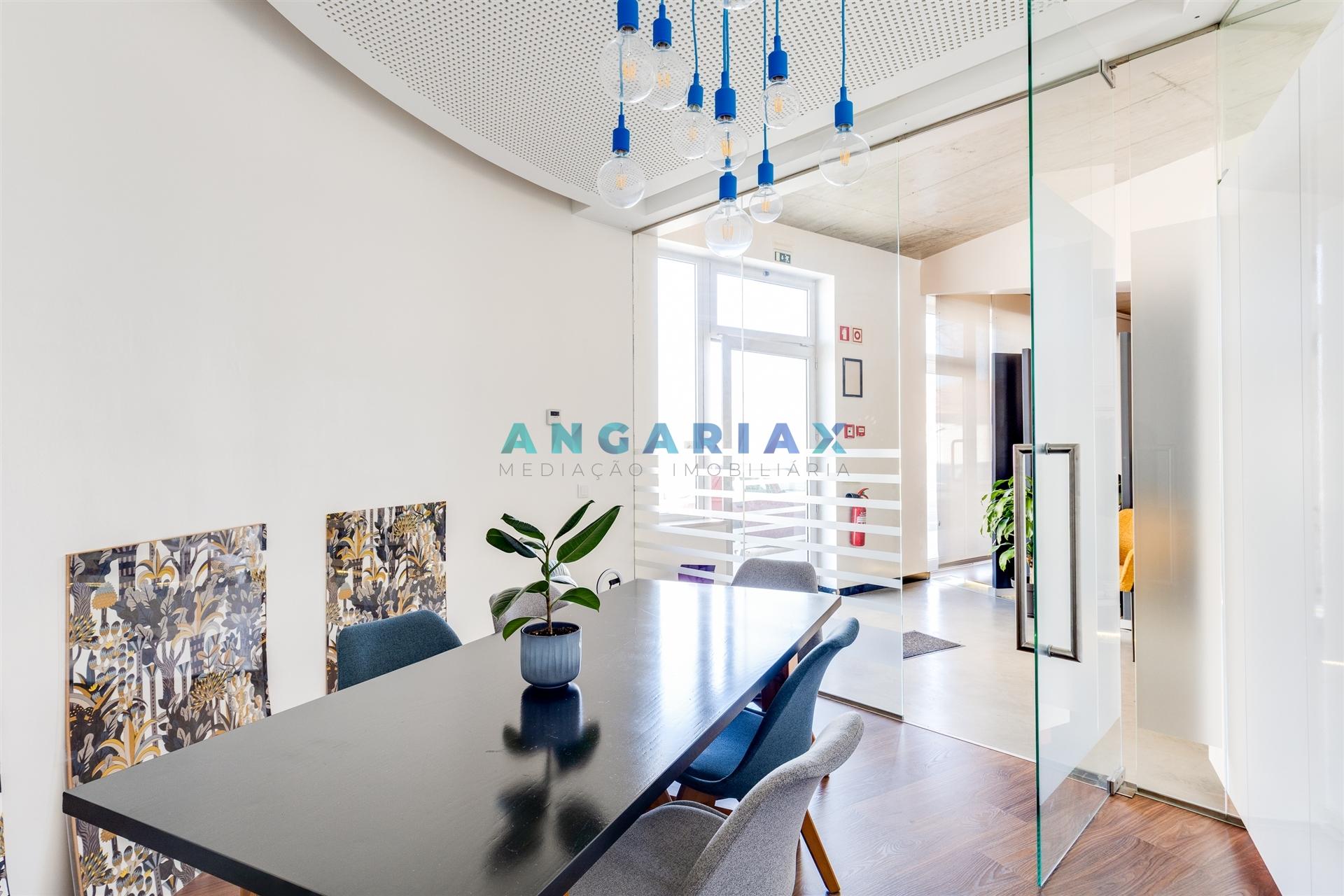 ANG1557 - Loja para Venda em Marinha Grande