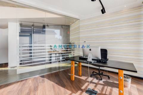 ANG1557 - Loja para Venda em Marinha Grande