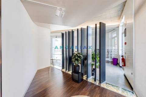 ANG1557 - Loja para Venda em Marinha Grande