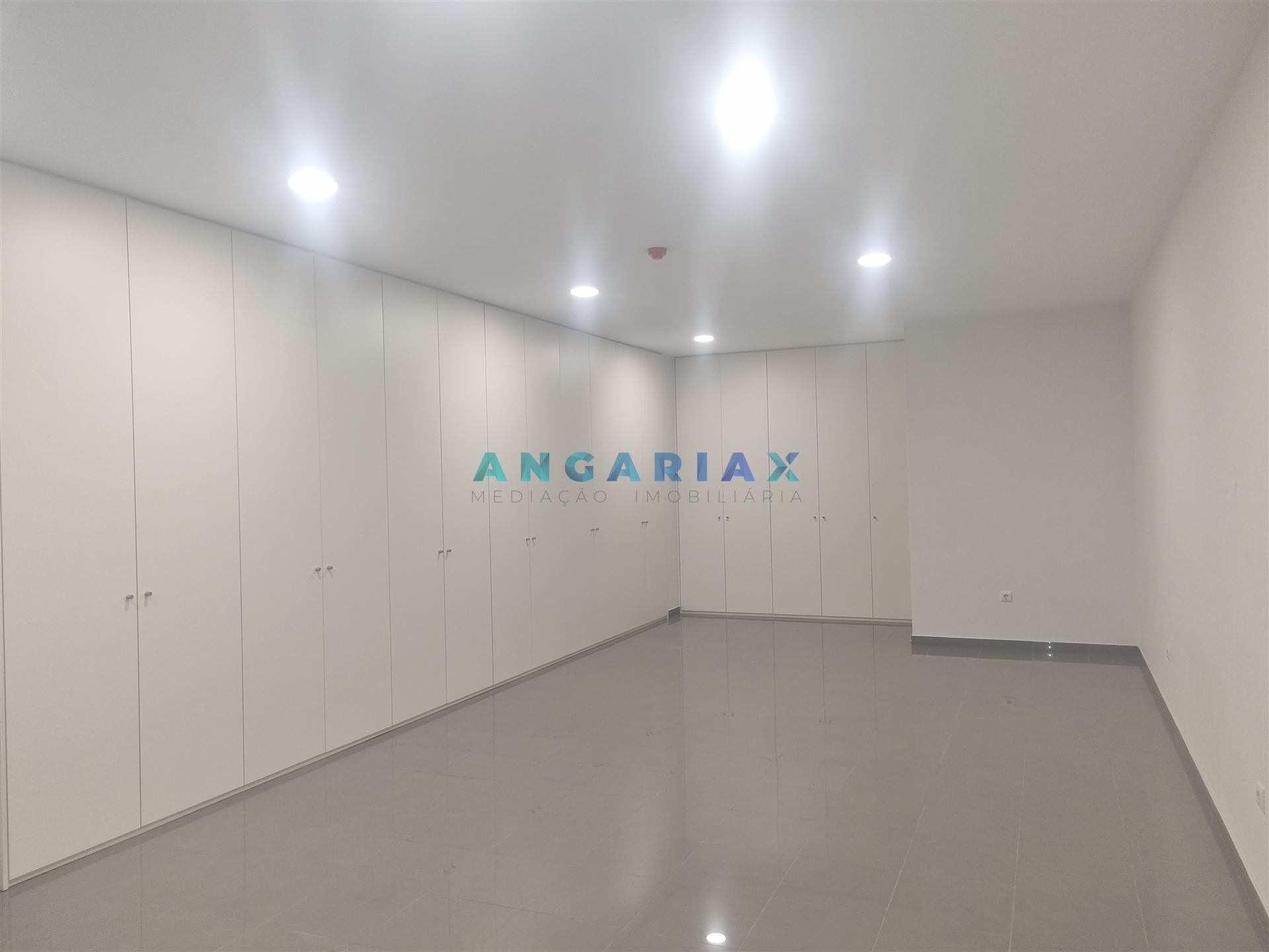 ANG1561 - Loja para Arrendamento em Beira-Rio, Leiria