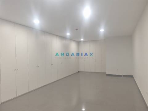 ANG1561 - Loja para Arrendamento em Beira-Rio, Leiria