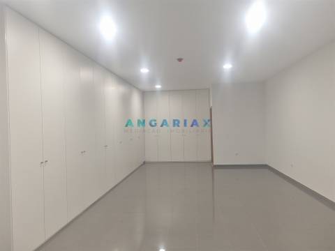 ANG1561 - Loja para Arrendamento em Beira-Rio, Leiria