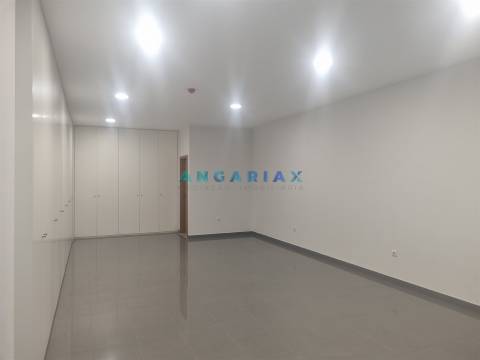 ANG1561 - Loja para Arrendamento em Beira-Rio, Leiria