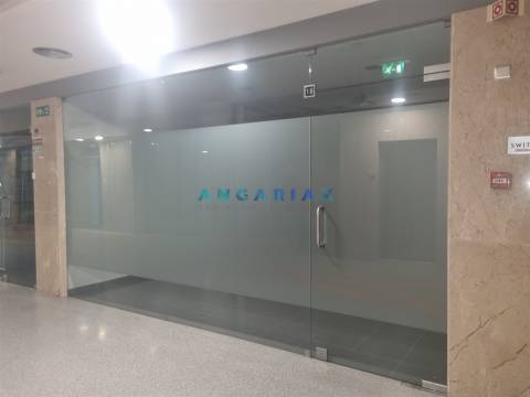 ANG1561 - Loja para Arrendamento em Beira-Rio, Leiria
