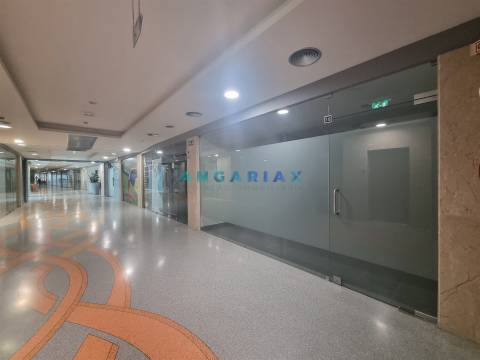 ANG1561 - Loja para Arrendamento em Beira-Rio, Leiria