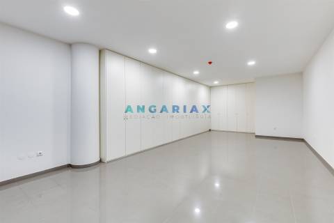 ANG1561 - Loja para Arrendamento em Beira-Rio, Leiria