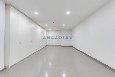 ANG1561 - Loja para Arrendamento em Beira-Rio, Leiria
