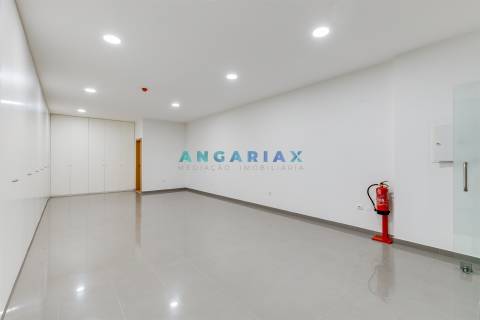 ANG1561 - Loja para Arrendamento em Beira-Rio, Leiria