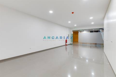 ANG1561 - Loja para Arrendamento em Beira-Rio, Leiria