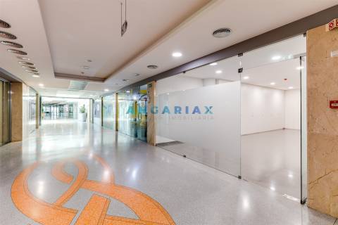 ANG1561 - Loja para Arrendamento em Beira-Rio, Leiria