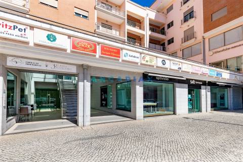 ANG1561 - Loja para Arrendamento em Beira-Rio, Leiria