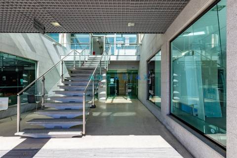 ANG1561 - Loja para Arrendamento em Beira-Rio, Leiria