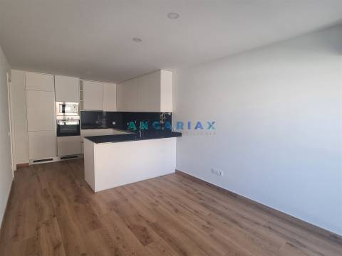 ANG1562 - Apartamento T1+1 para Arrendamento em Leiria