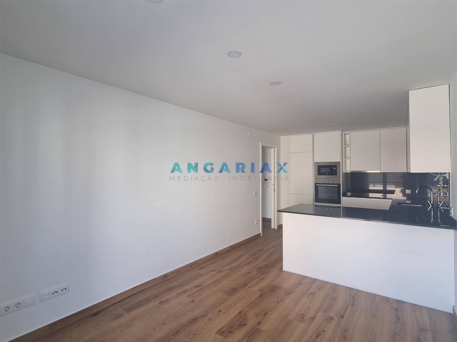 ANG1562 - Apartamento T1+1 para Arrendamento em Leiria