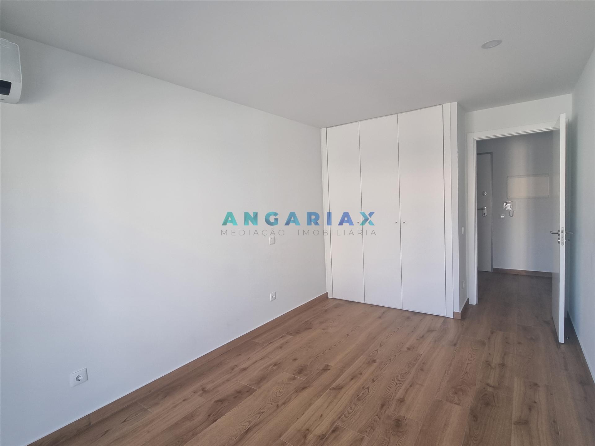 ANG1562 - Apartamento T1+1 para Arrendamento em Leiria