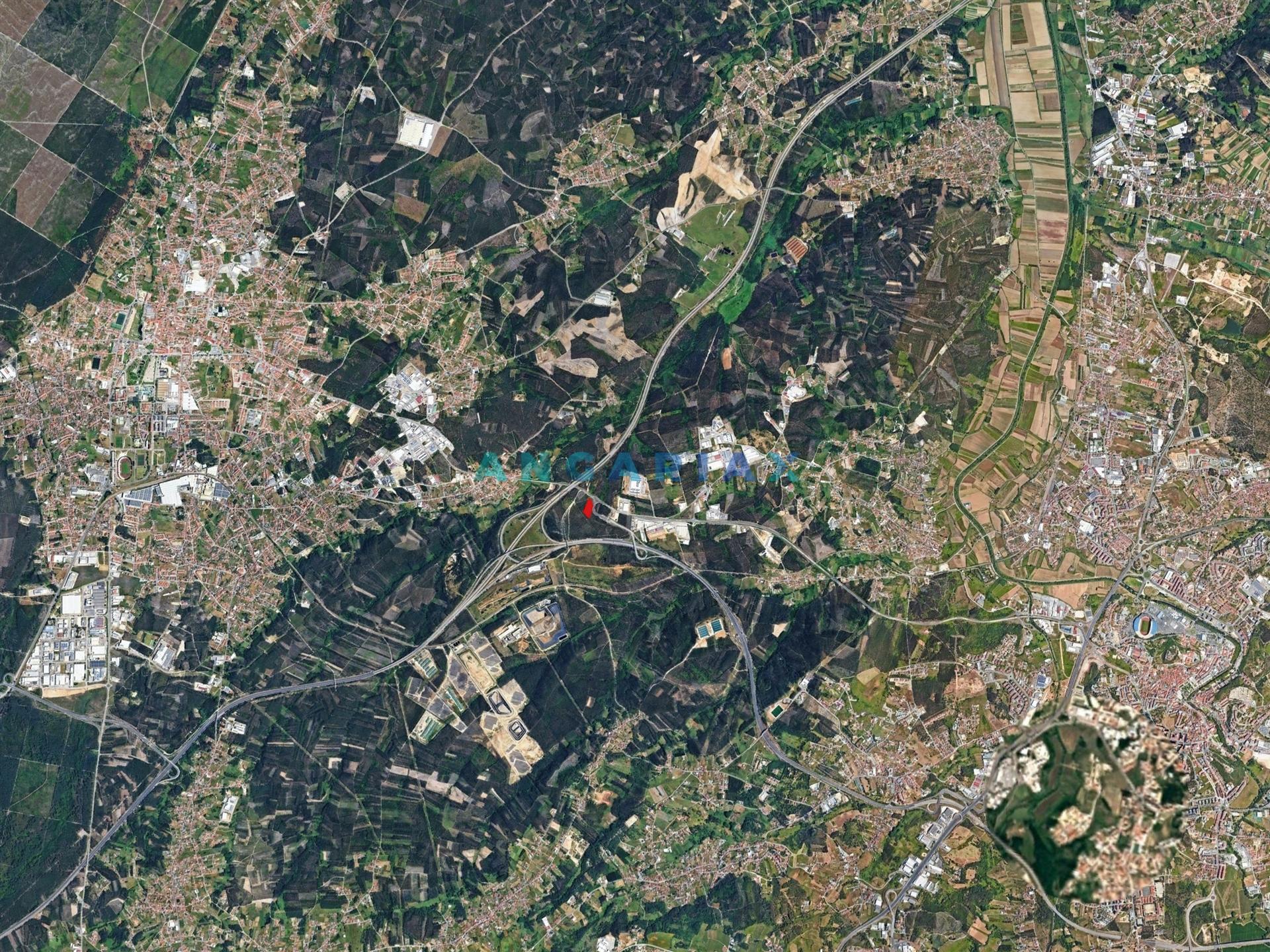 ANG1566 - Terreno Industrial para Venda em Leiria