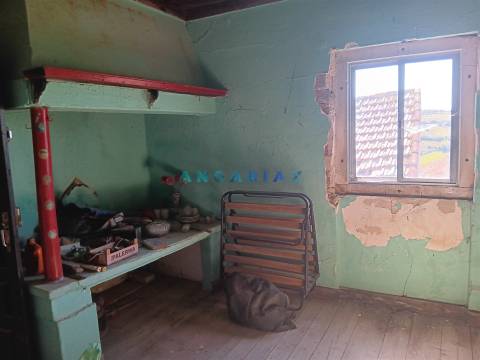 ANG1568 - Moradia T3 para Venda em Batalha, Leiria