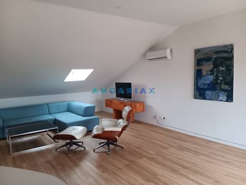 ANG1573 - Apartamento T2 Duplex para Venda em Lisboa
