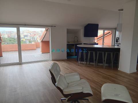 ANG1573 - Apartamento T2 Duplex para Venda em Lisboa