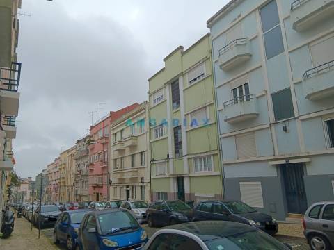 ANG1573 - Apartamento T2 Duplex para Venda em Lisboa