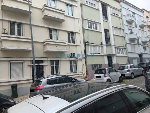 ANG1573 - Apartamento T2 Duplex para Venda em Lisboa