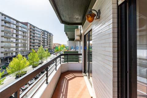 ANG1582 - Apartamento T3 para Venda na Avenida Marquês de Pombal, Leiria