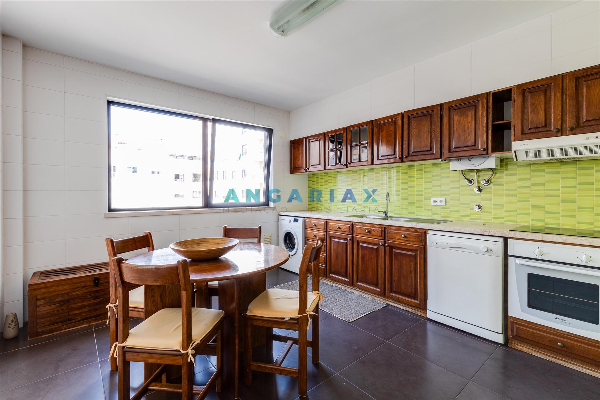 ANG1582 - Apartamento T3 para Venda na Avenida Marquês de Pombal, Leiria