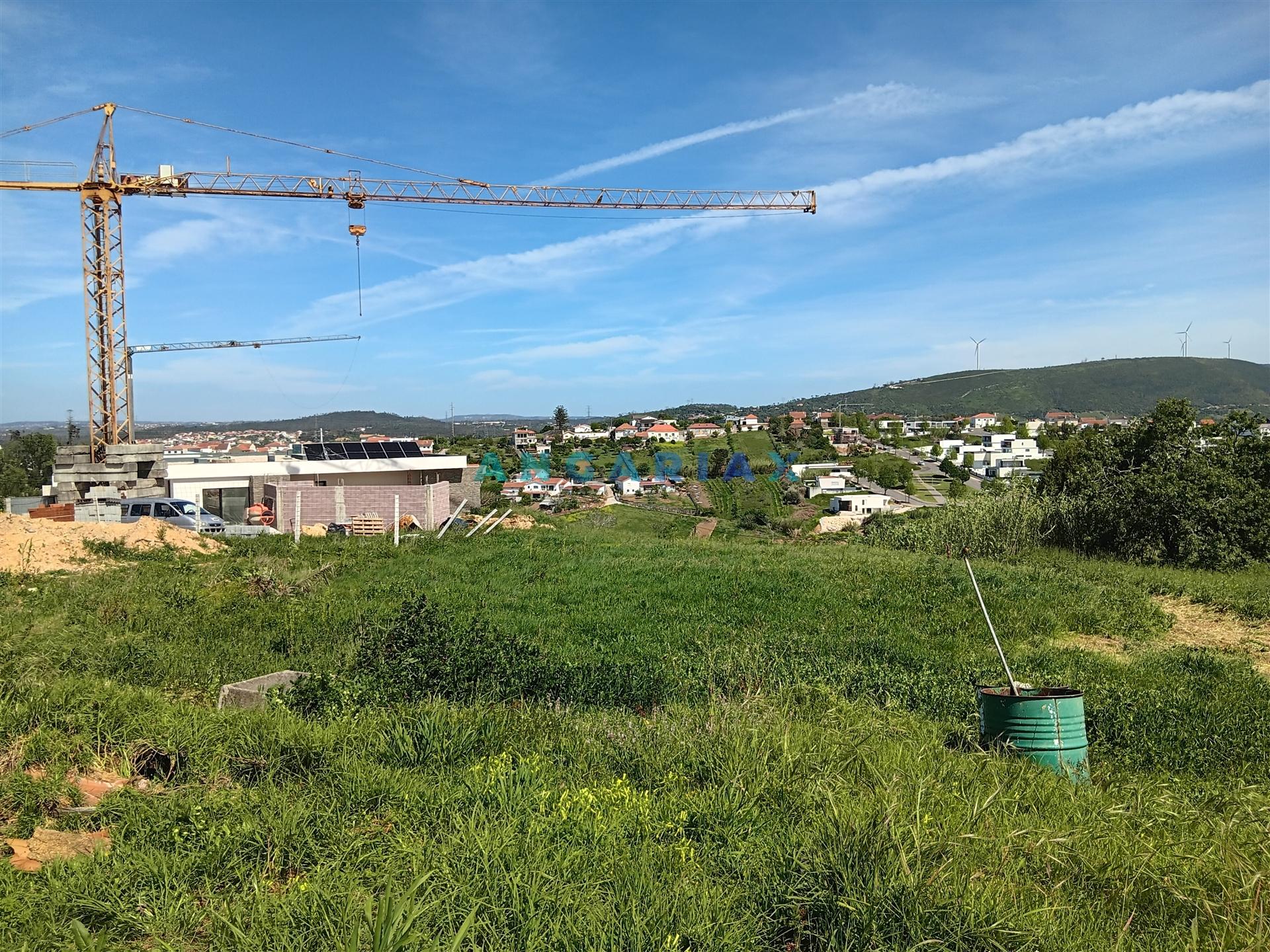 ANG1583 - Terreno para Venda em Leiria