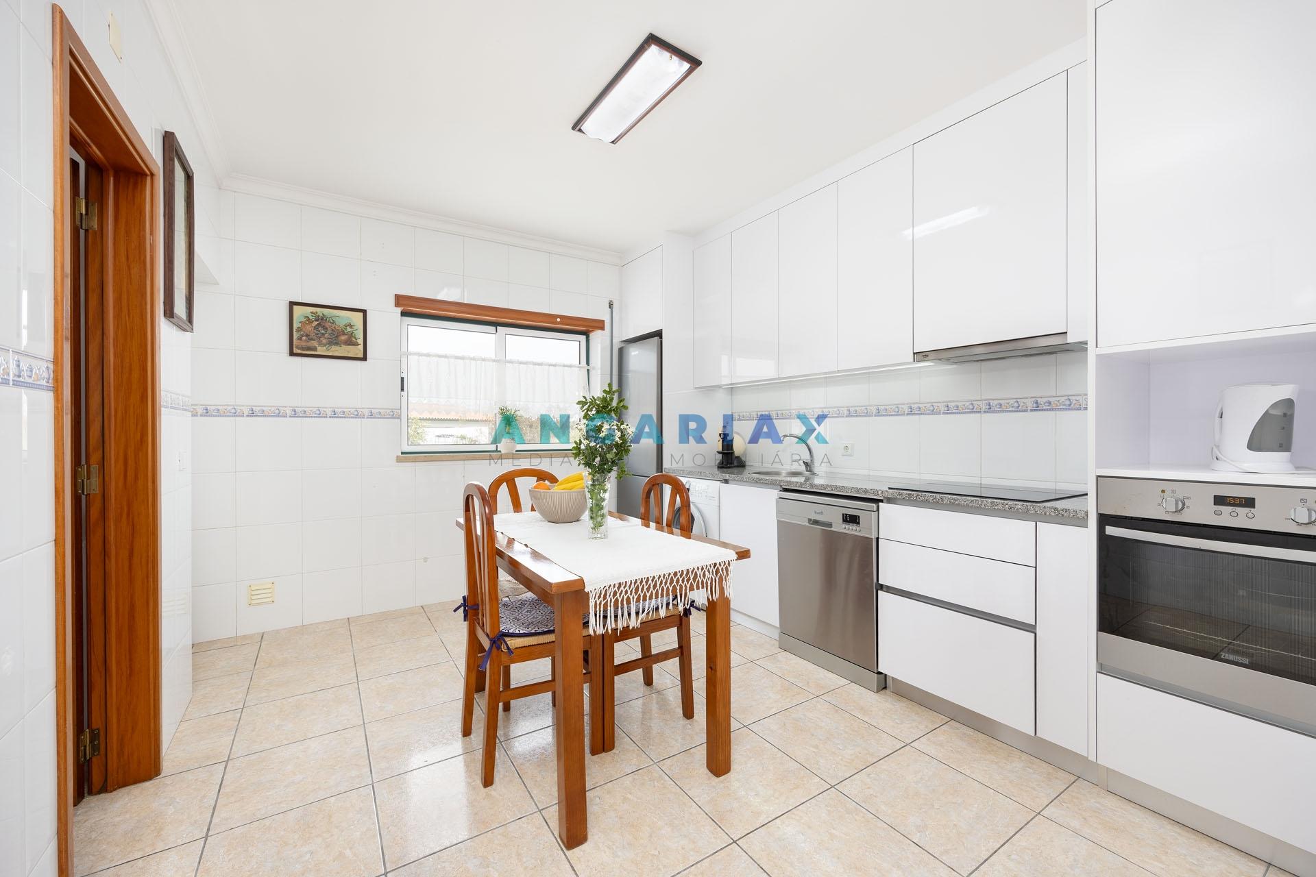 ANG1585 - Moradia T3 para Venda em Marinha Grande