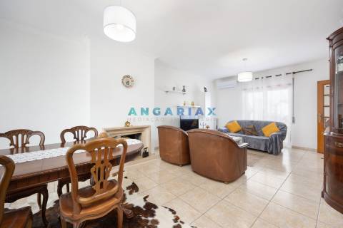 ANG1585 - Moradia T3 para Venda em Marinha Grande