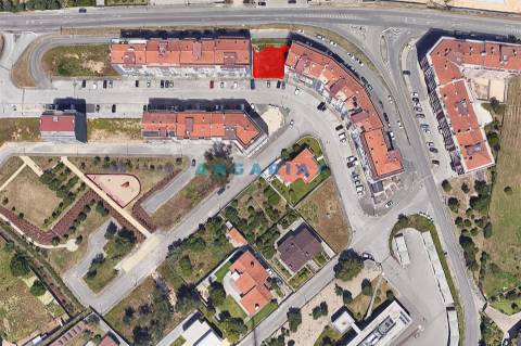 ANG1595 - Lote para Prédio para Venda em Leiria