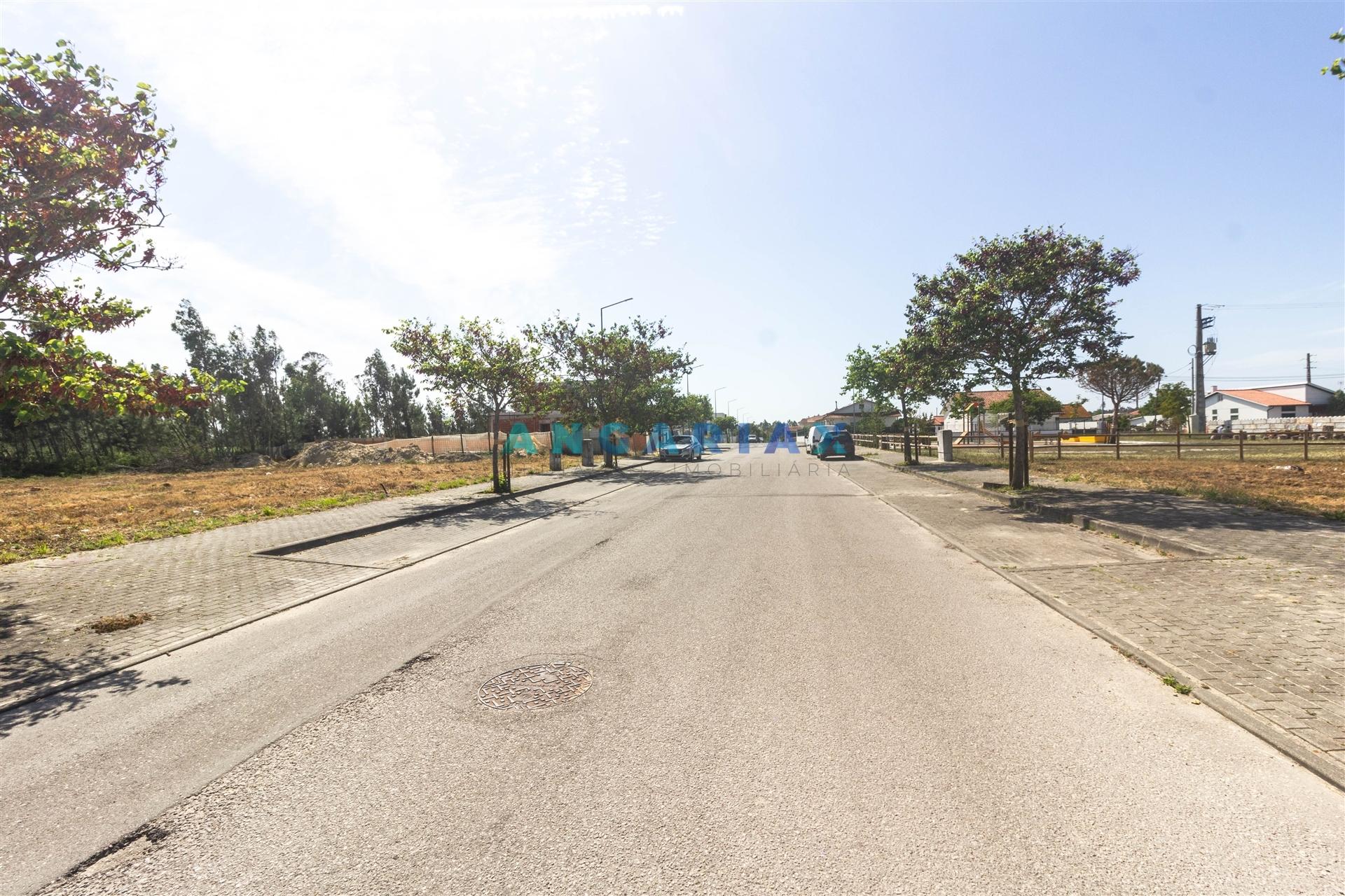 ANG1606 - Terreno para Venda em Marinha Grande