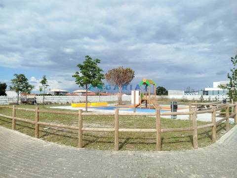 ANG1608 - Terreno para Venda em Marinha Grande