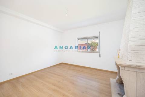 ANG1613 - Apartamento T3 à venda em Gândara dos Olivais, Leiria